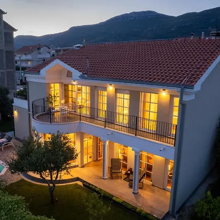 Castella Aurea Villa Kaštela