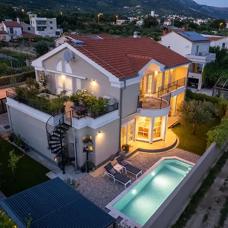 Castella Aurea * Kaštela