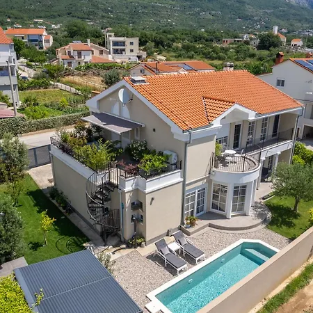 Castella Aurea * Kaštela