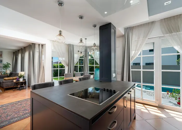 Castella Aurea Villa Kaštela